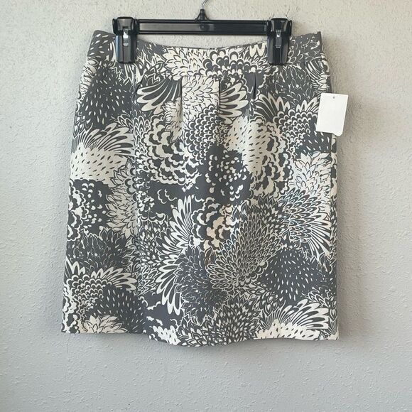 NWT Halogen Womens Gray and Cream Floral Midi Skirt Size 10 - Picture 1 of 4